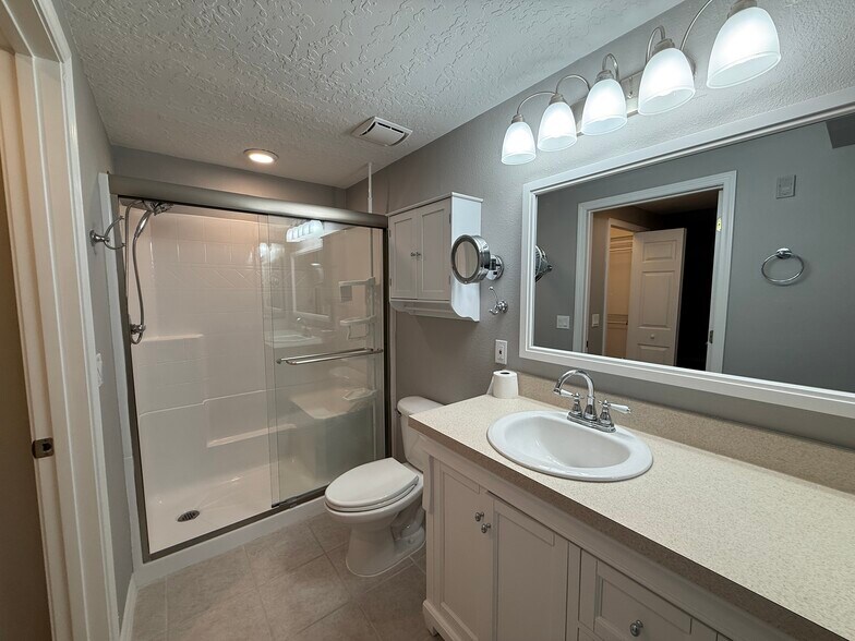 Building Photo - 6018 Portsdale Pl