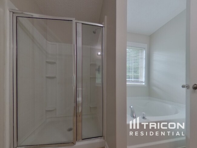 Building Photo - 207 Arbor Creek Dr