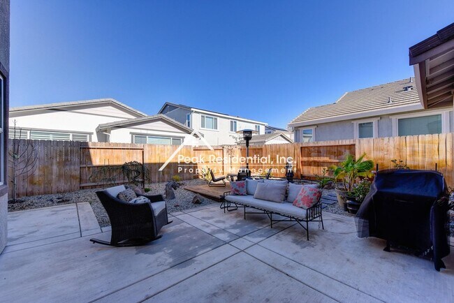 Building Photo - 4 Bedroom, 3 Bath Home in Rancho Cordova