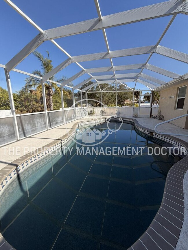 Building Photo - Stunning 4-Bedroom Pool Home with 3-Car Garage in North Port!