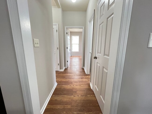 Building Photo - 121 Quail Springs Ct