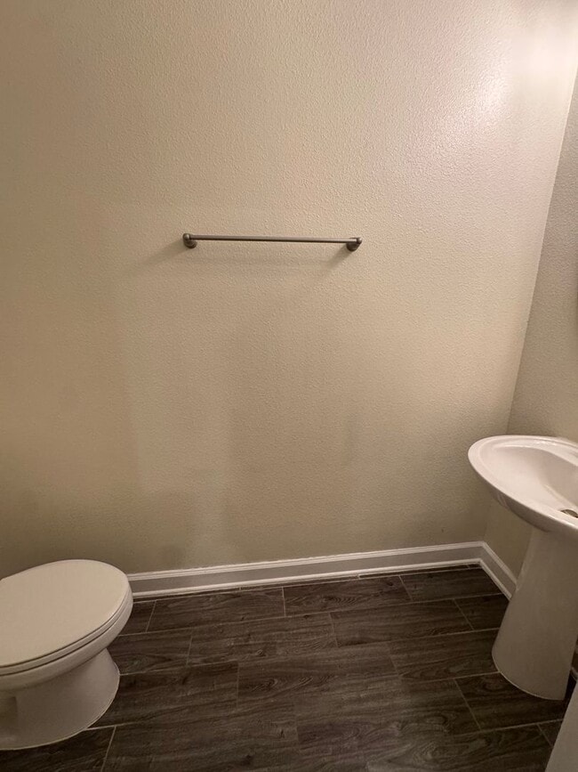 Building Photo - STOREY PARK - 3BR/2.5BA TWO STORY HOME