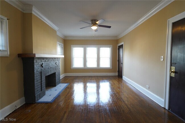 Building Photo - 1365 Phelps Ave