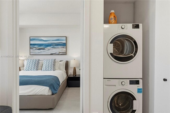 Building Photo - 121 NE 5th St