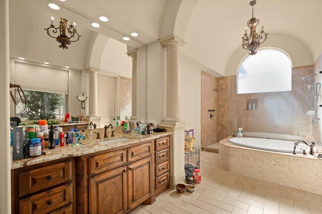 Building Photo - 13240 Villa Montana Way