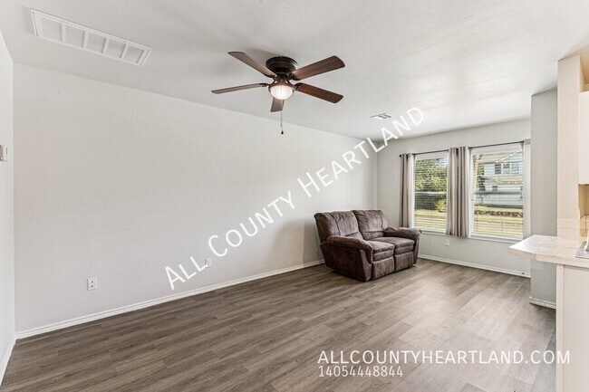 Building Photo - 307 W Wallace St