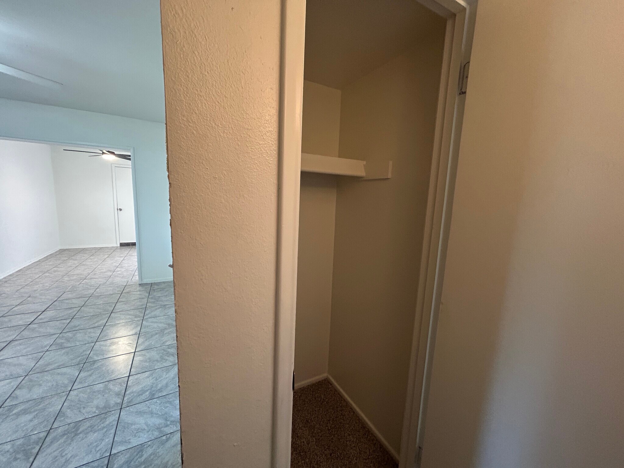 Building Photo - 7222 W Rose Ln
