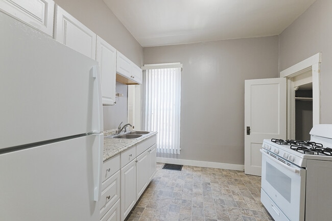 Building Photo - 1629 C St