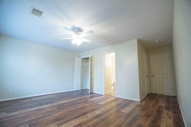 Building Photo - 7824 Comal St