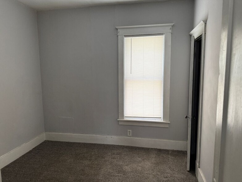 Building Photo - 24-26 Clarke Avenue, First Floor