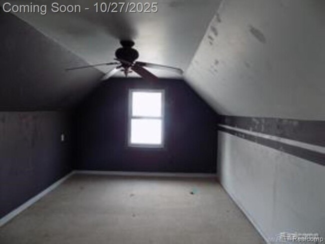 Building Photo - 2045 Central St