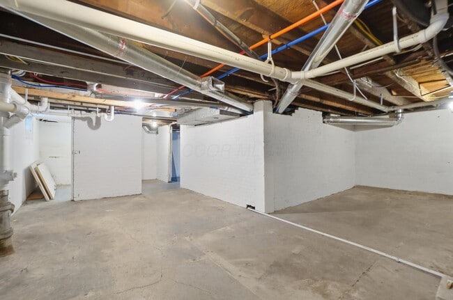 Building Photo - 270 S Cypress Ave