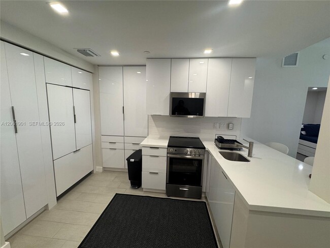 Building Photo - 201 Crandon Blvd