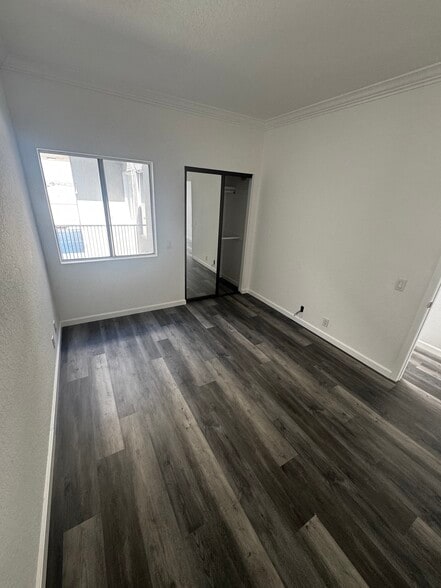 Building Photo - 5039 E Ocean Blvd