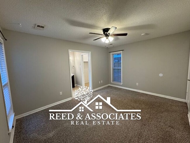 Building Photo - 3 Bedroom in Cordova Home!