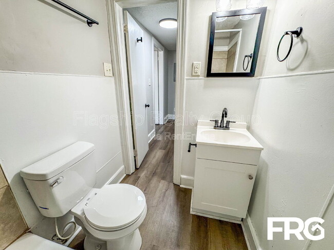 Building Photo - 600 Howell St