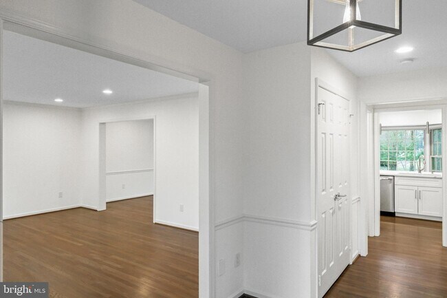 Building Photo - 9312 Sprinklewood Ln