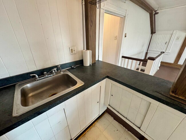 Building Photo - 4451 Highridge St