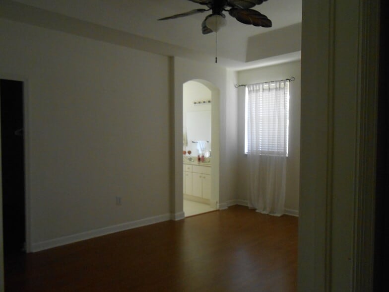 Building Photo - 12301 SW 124th Ter