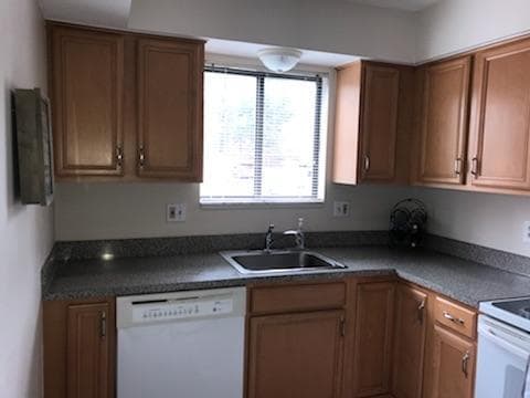 Building Photo - 1579 Streamwood Ct