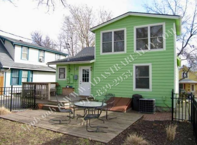 Building Photo - 4432 Wyoming St