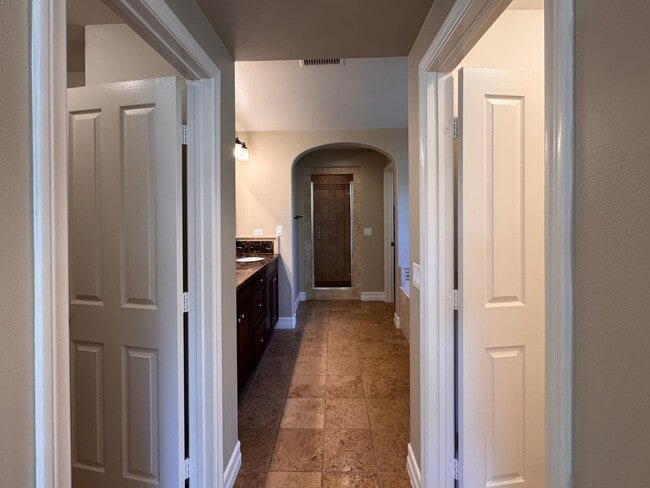 Building Photo - Single House Irvine