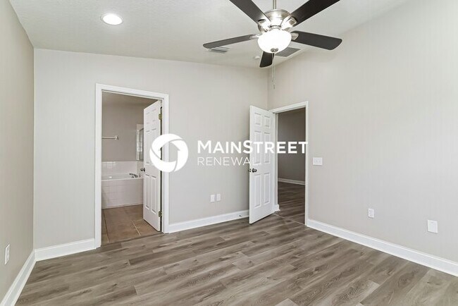 Building Photo - 3 Bedroom Pet-Friendly Home in POINCIANA, FL with Main Street Renewal