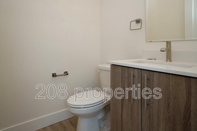 Building Photo - 4614 N Iota Ln