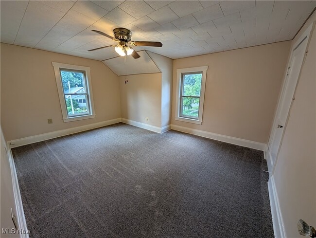 Building Photo - 486 Needham Ave