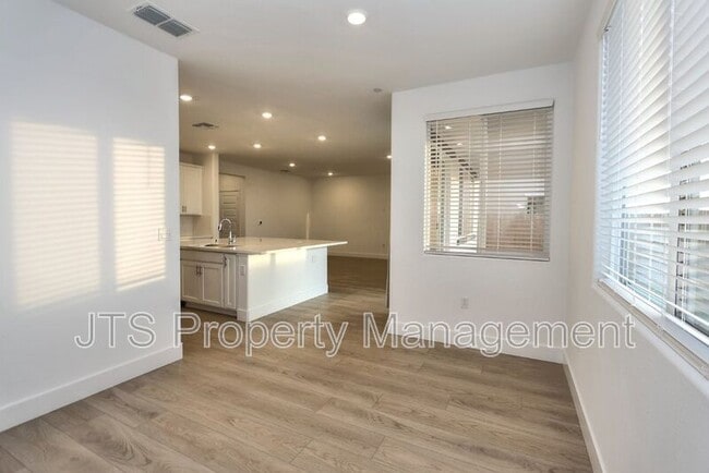 Building Photo - 4364 Greenshank Cir