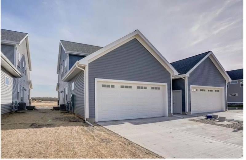 Building Photo - 2839 Frisee Dr