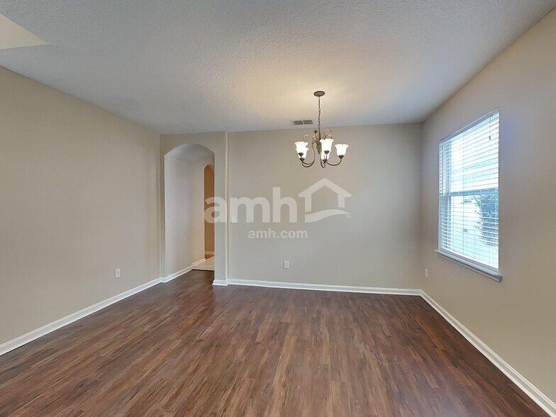 Building Photo - 658 Southland Ln