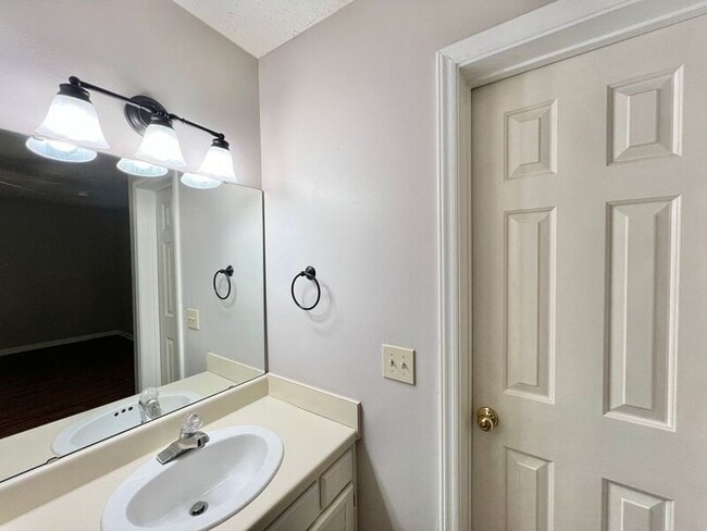 Building Photo - 401 Broad Leaf Cir
