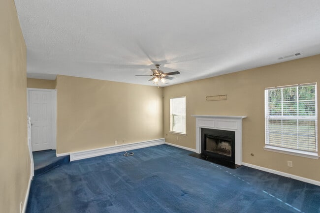 Building Photo - 65 Oak Manor Dr