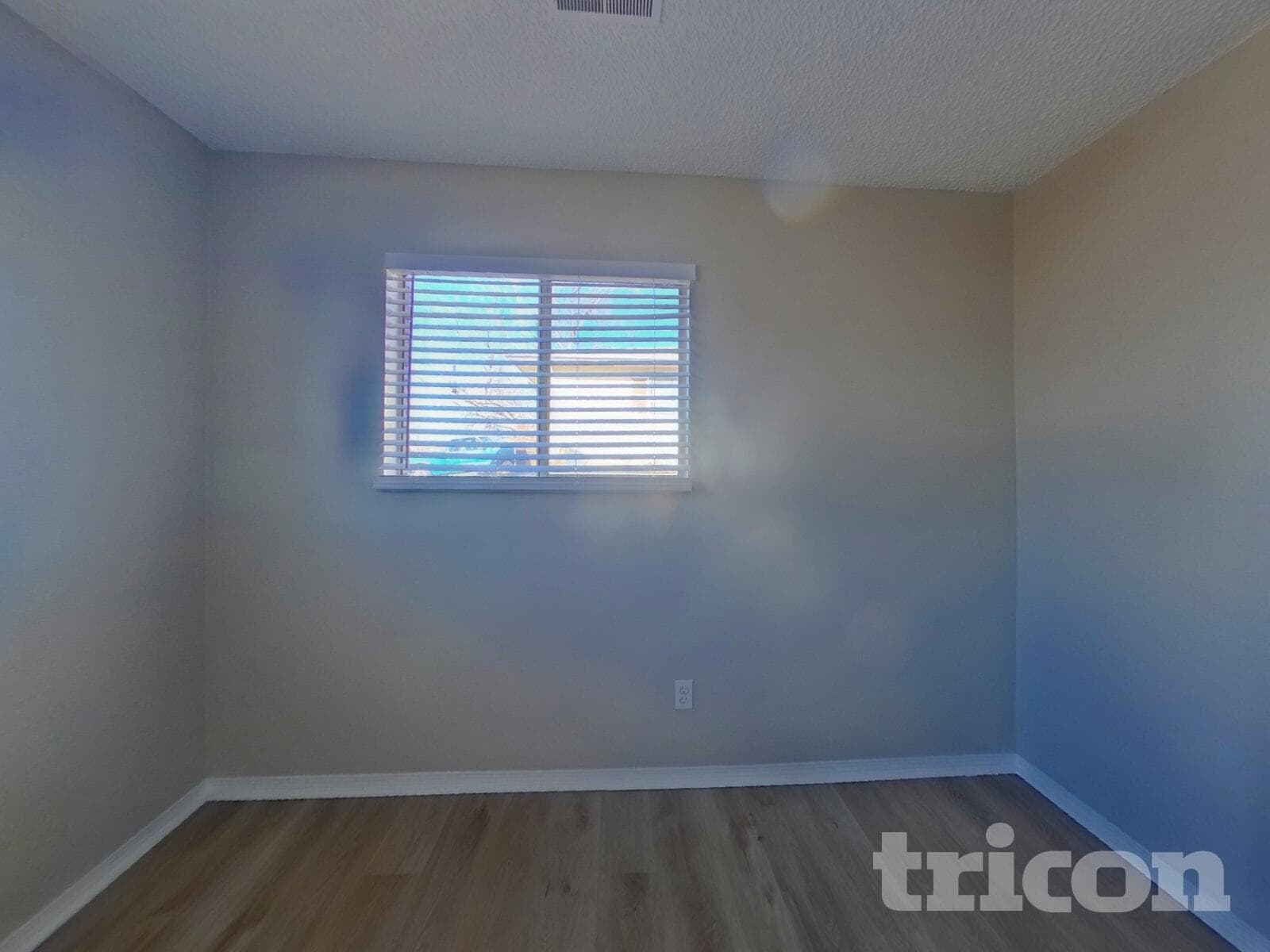 Building Photo - 2240 27th Ave Ct