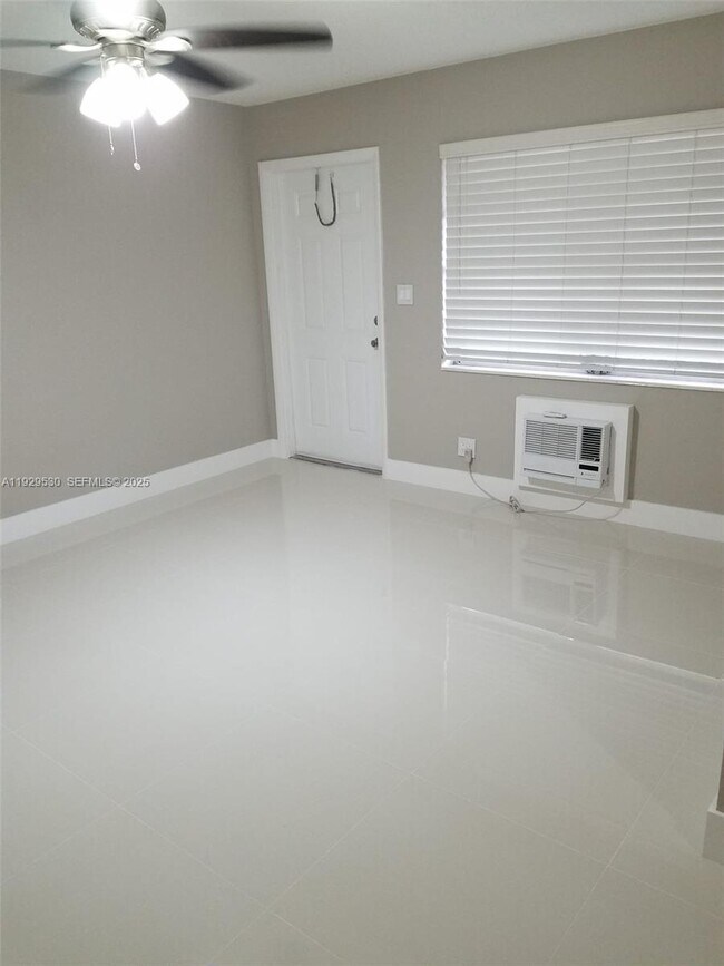 Building Photo - 1859 Wiley St