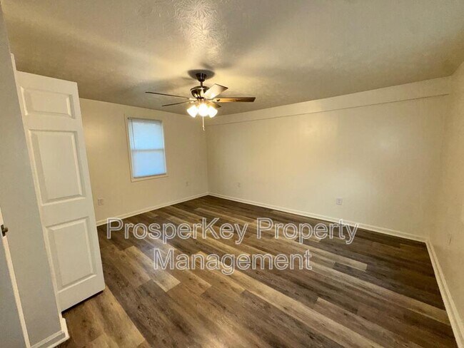 Building Photo - 2240 Patsy Ln