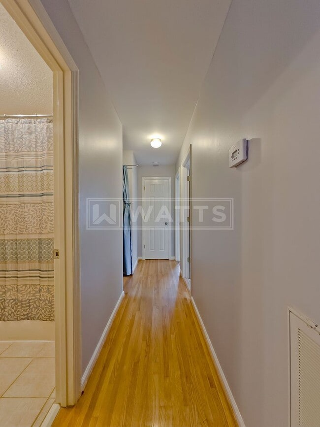 Building Photo - 3314 Sunniroc Cir