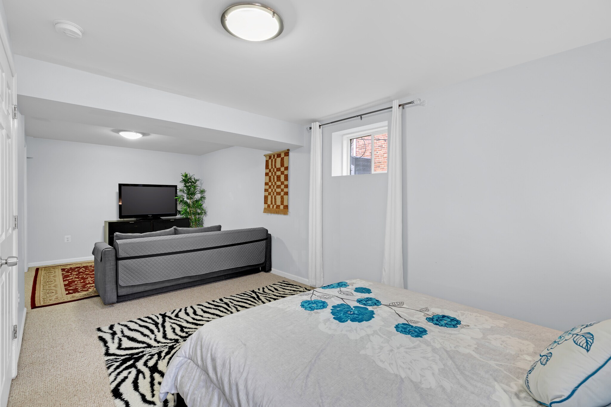 Building Photo - 7109 Layton Dr