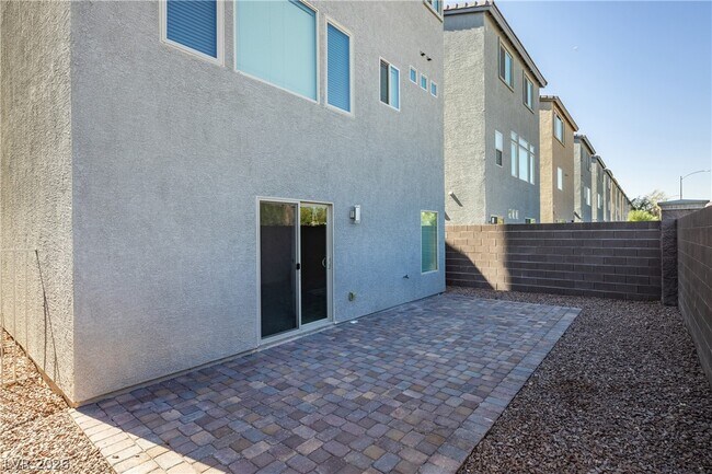 Building Photo - 8040 Carpenter Creek Ave