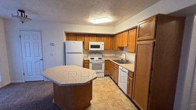 Building Photo - 6925 Florentine Way