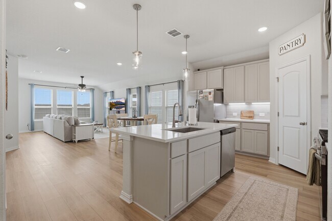 Building Photo - Bright 3-Bed Home with Island Kitchen, Private Patio, and Fenced Yard in New Braunfels