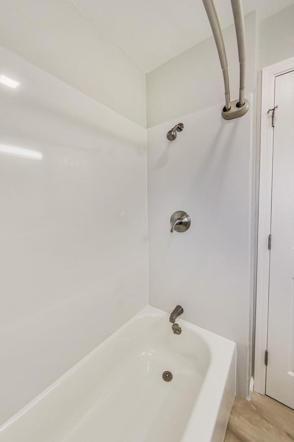 Building Photo - 1549 San Carlos Ave