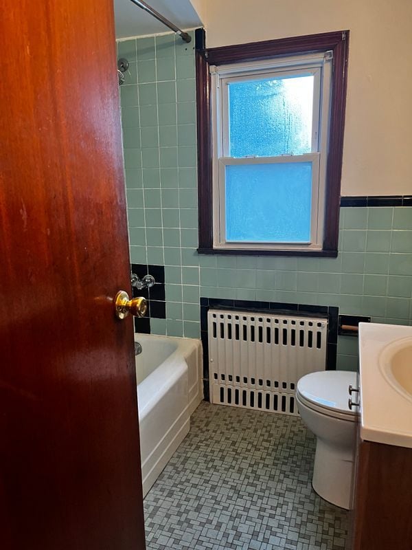 Building Photo - 351 Capitol St