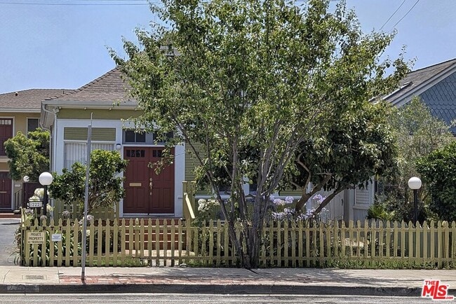 Building Photo - 222 Bicknell Ave