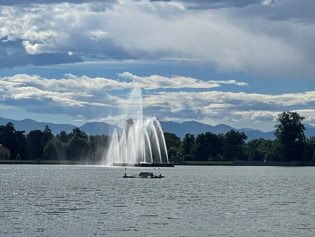 Building Photo - Killer Location w/ Utilities Included!