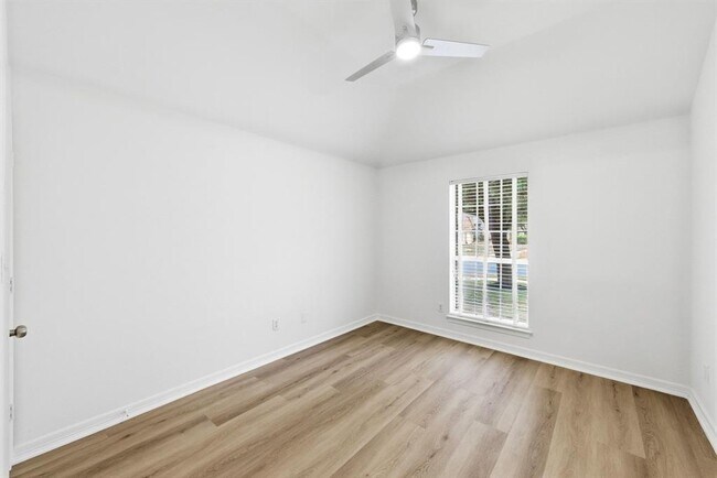 Building Photo - 19209 Sunken Creek Pass