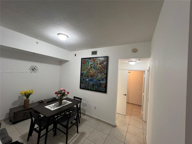 Building Photo - 7290 NW 114th Ave