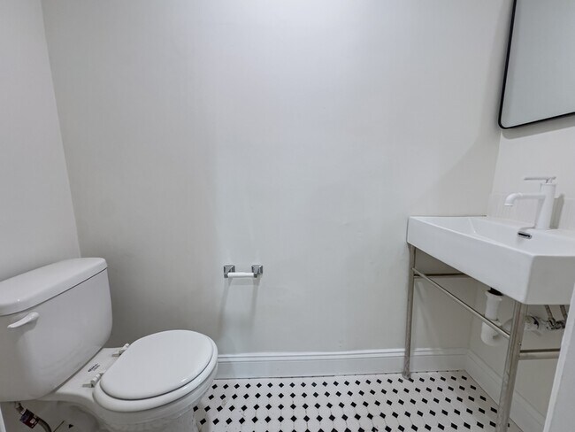 Building Photo - 536 N 19th St