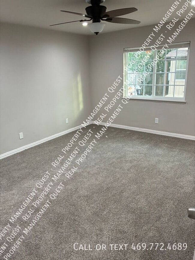 Building Photo - 802 Netherland Dr